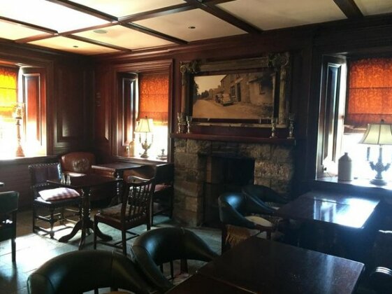 Riverbank Country Pub and Guesthouse - Photo2