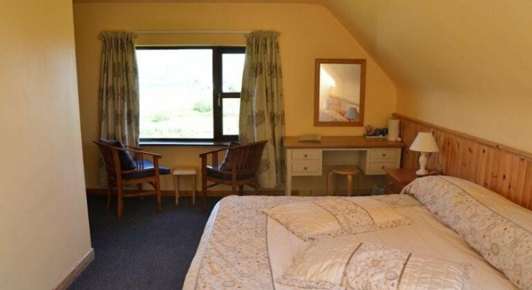 DeCourcey's Hazelbrook Farmhouse B&B - Photo3