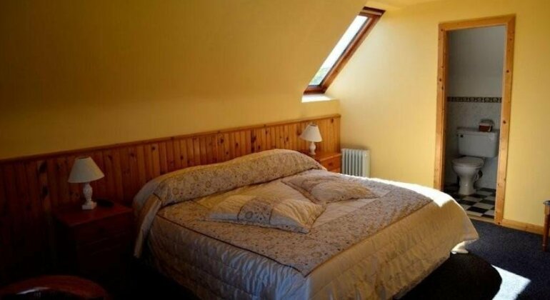 DeCourcey's Hazelbrook Farmhouse B&B - Photo4