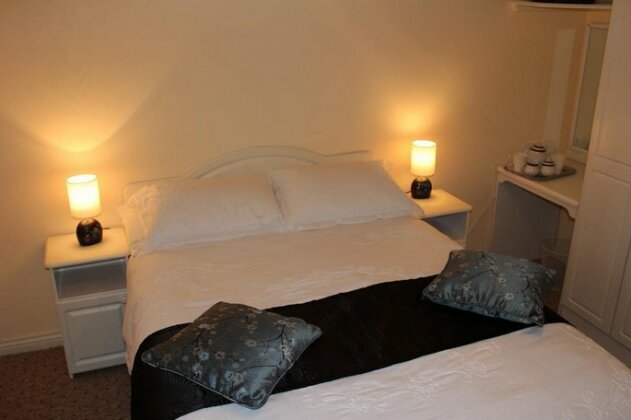 Arch Guesthouse - Photo4