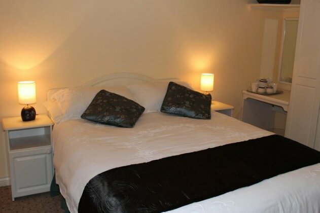 Arch Guesthouse - Photo5