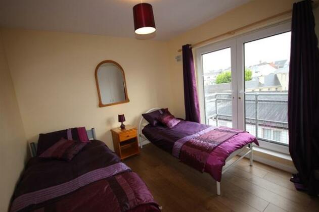 E2 Station House - Photo4
