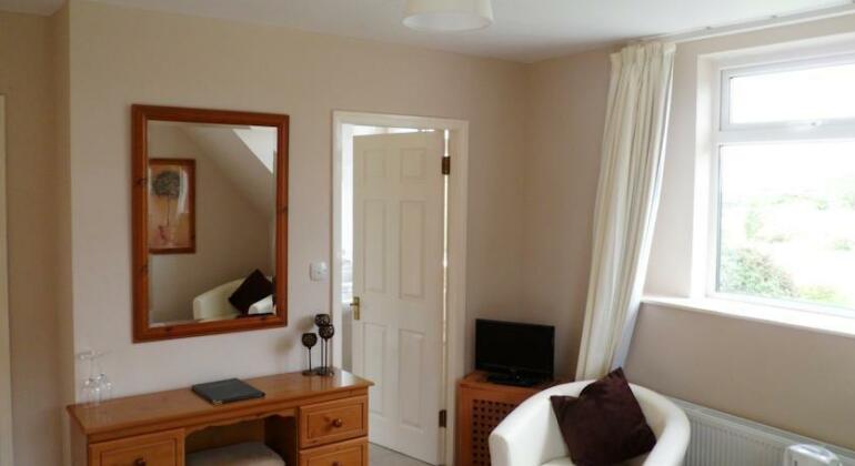 Heather Lodge Bed and Breakfast - Photo5