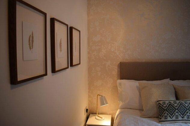 1 Bed Apartment Beside Dublin Castle - Photo3