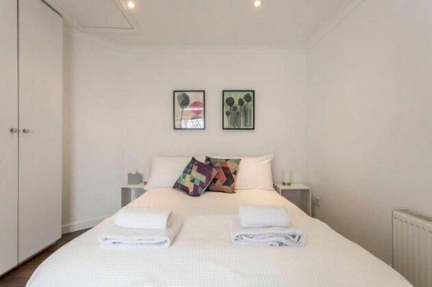 1 Bedroom House In Ranelagh - Photo2