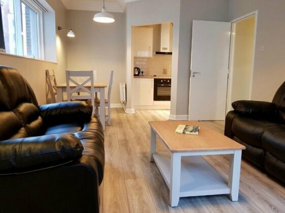 2 Bed Apartment Near The 3 Arena Sleeps 4 - Photo5