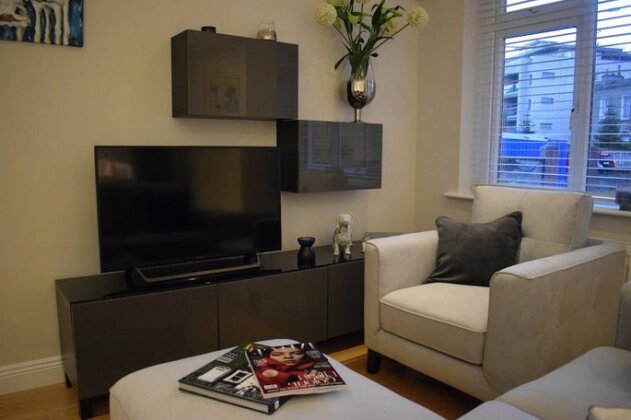 2 Bed Home Near The Rds Arena - Photo2