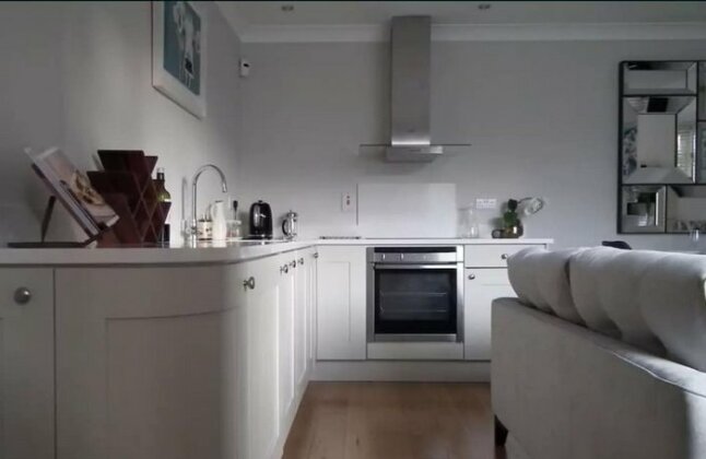 2 Bed Home Near The Rds Arena - Photo5