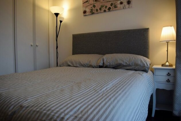 2 Bedroom Apartment In Dublin Sleeps 4 - Photo3