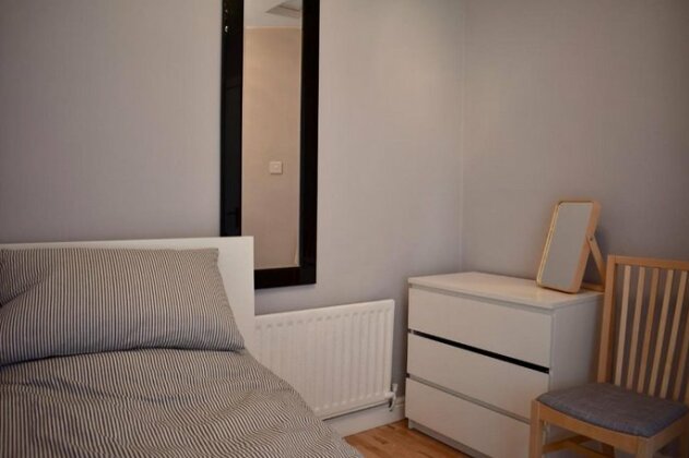 2 Bedroom Cottage In Central Dublin - Photo4