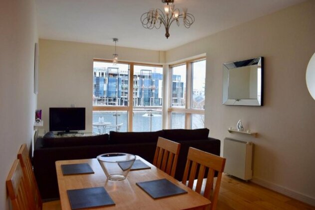 2 Bedroom Flat By The Canal - Photo3