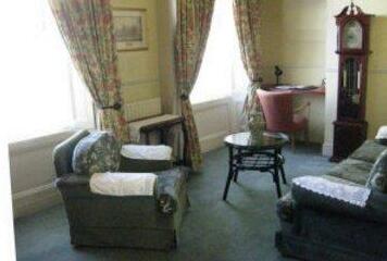Gate Lodge Guesthouse - Photo3