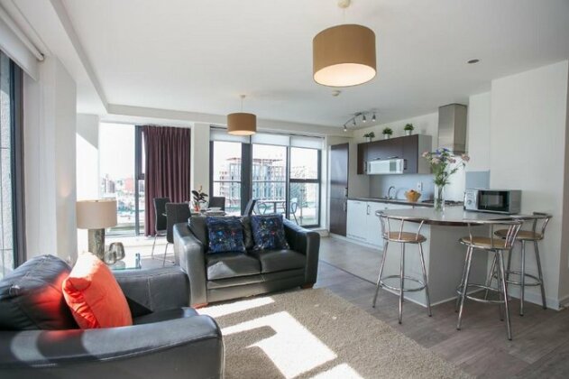 Grand Canal Square Apartments - Photo2