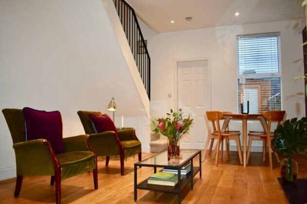 Newly Refurbished 2 Bedroom Terraced House in Dublin - Photo2