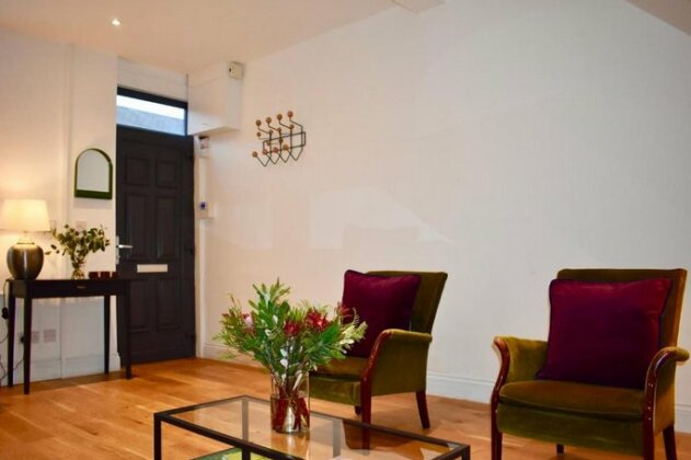 Newly Refurbished 2 Bedroom Terraced House in Dublin - Photo4