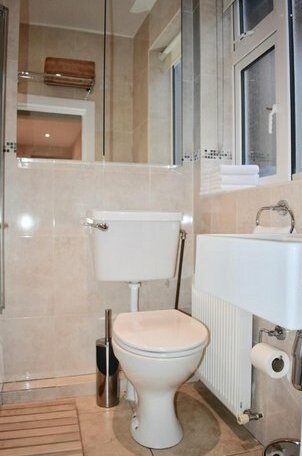 Newly Refurbished 2 Bedroom Terraced House in Dublin - Photo5