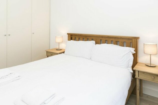 Stylish 1x bed with private garden - Photo4