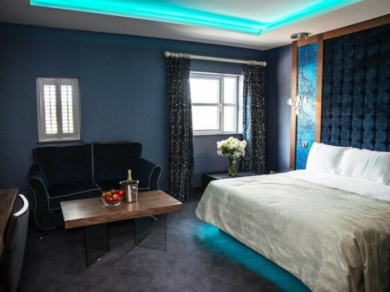 The Riverside Park Hotel - Photo4