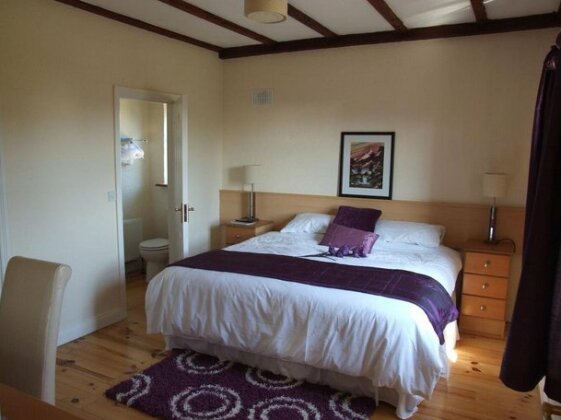 Corcoran's Lodge - Photo4