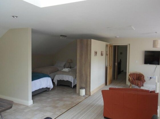 Ethan House Holiday Suites - Photo3