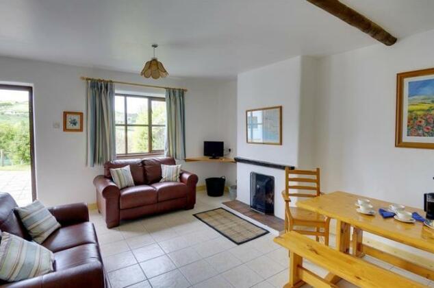 Oysterhaven Holiday Cottages - Photo2
