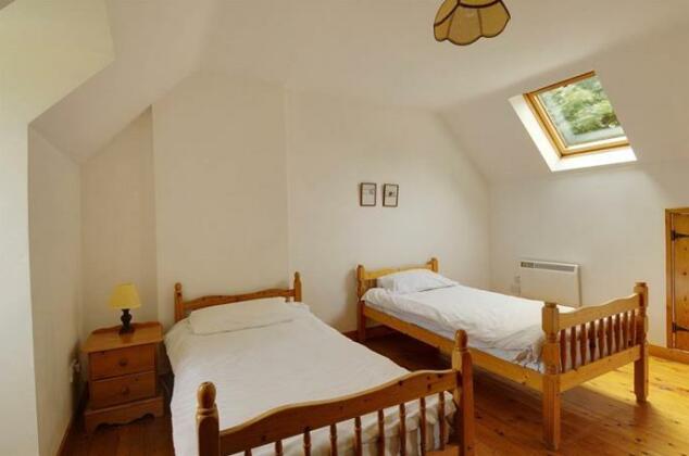 Oysterhaven Holiday Cottages - Photo5