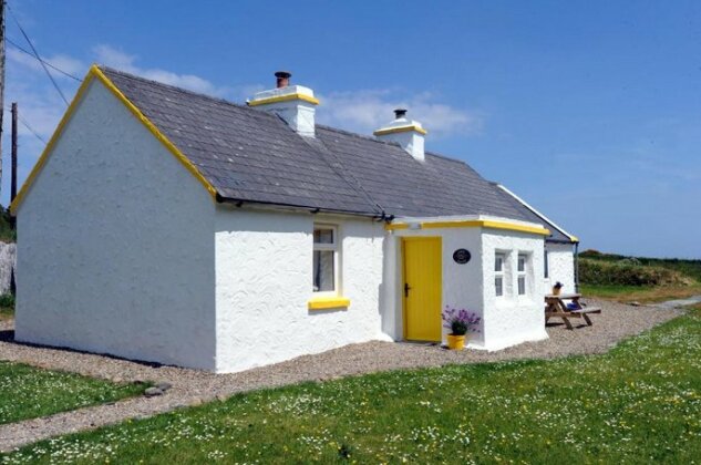 The Yellow Cottage Doolin - Photo2