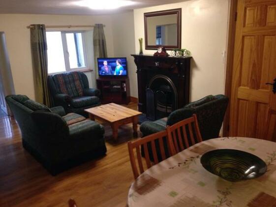 Four Bedroom Holiday Home - Photo4