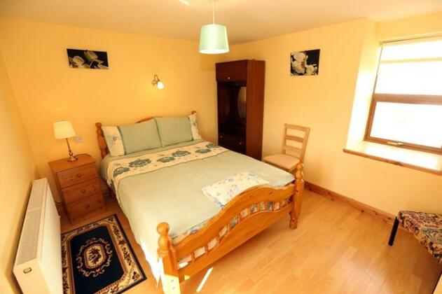 Beezies Self Catering Cottages - Photo4