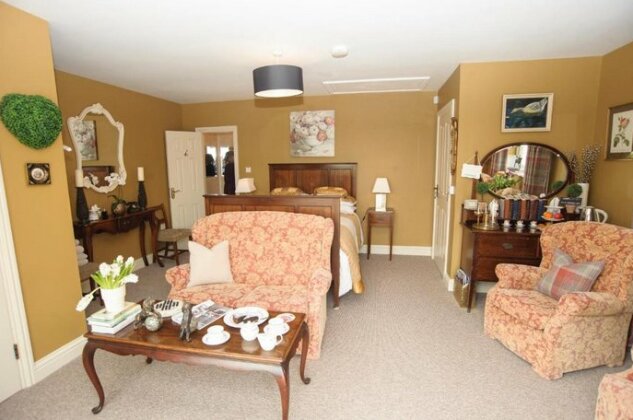 The Brown Hen Lodge Bed & Breakfast - Photo2