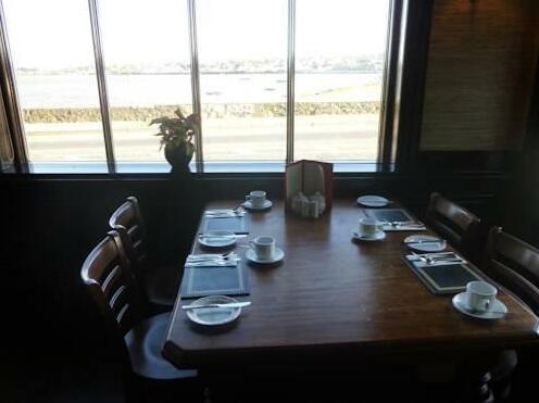 Riverbank House Hotel - Photo4