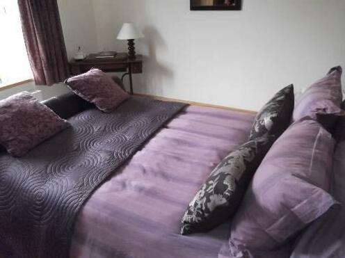 Woodview Bed and Breakfast - Photo3