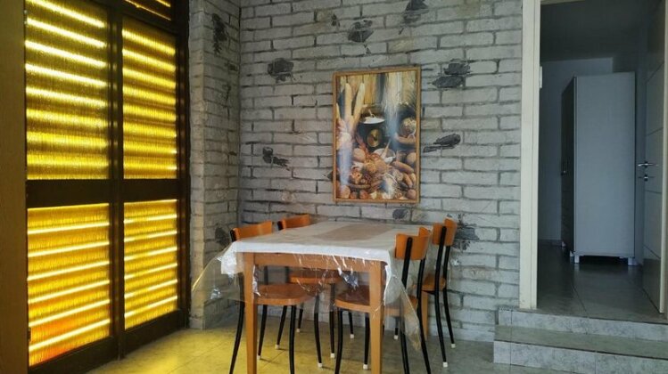 Adi Arad - Photo4