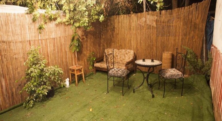Shingles Roof Seaside Apartment with Garden - Photo5