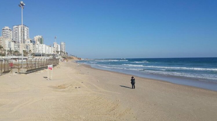 Short Term Apartment Tel Aviv Bat Yam 411 - Photo2