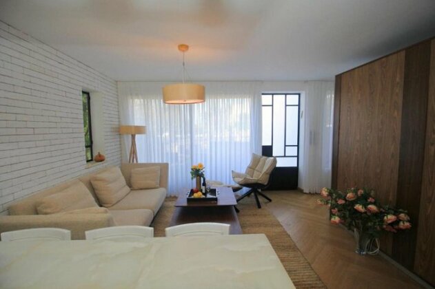 Inviting Apartment near the Golf Course - Photo2