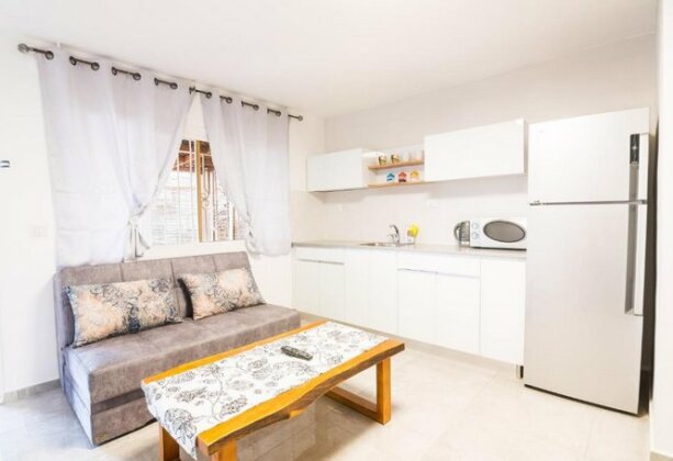 Asher's Apartments - Photo2