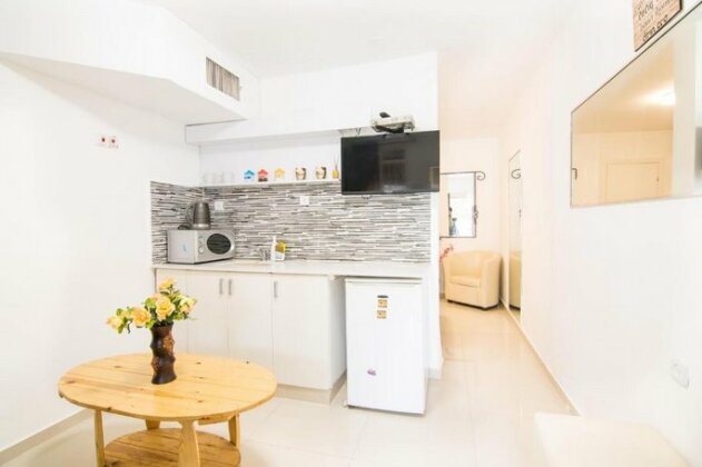 Asher's Apartments - Photo4