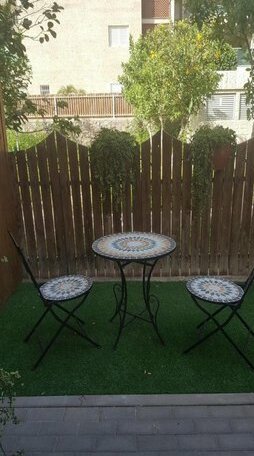 Cosy 2 rooms unit with a private garden - Photo2