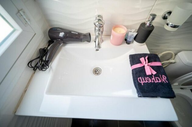 Designed Boutique Suite - Photo5