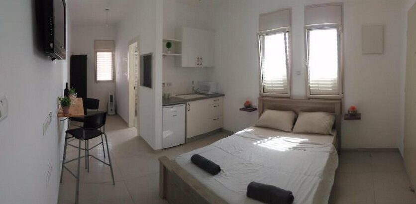 Dodek's - Photo2