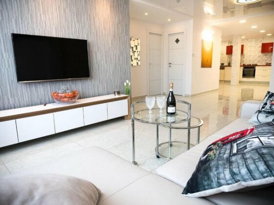 FaRoyal Luxury Suite - Photo2