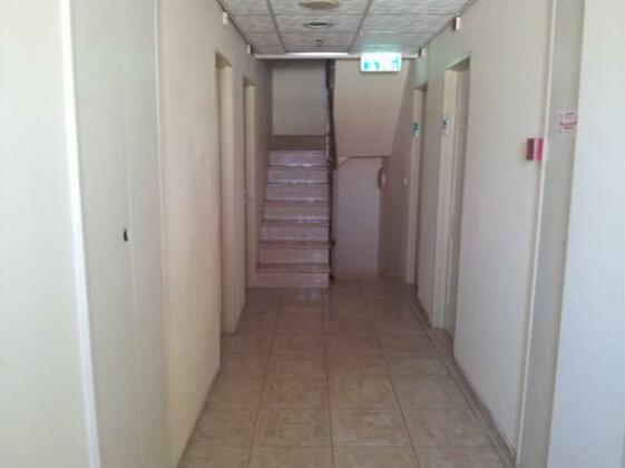 Fawlty Towers Hostel - Photo2
