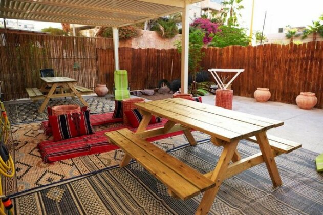 Ground floor apartment with yard - Photo2