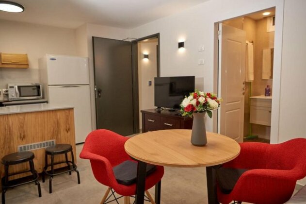 Ground floor apartment with yard - Photo5