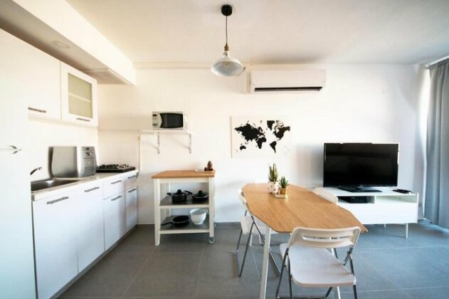 Holiday Apartment Alona - Photo4