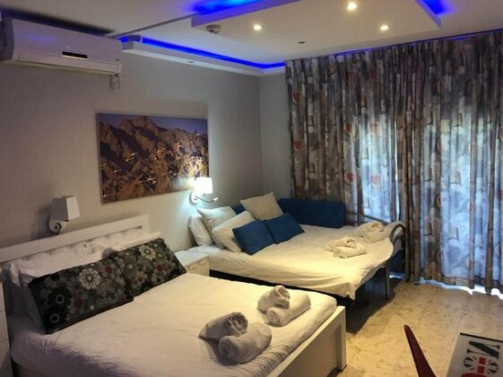 Royal Park - Avi's Suites - Photo4