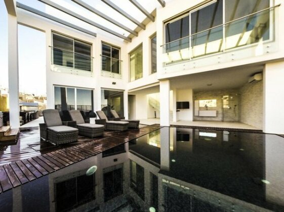 Royalty VIlla - Photo5