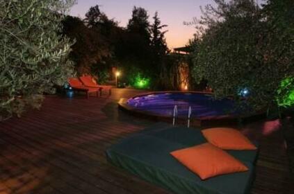 Spa Chalets In Olive Grove