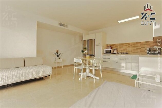 Two Bedroom Apartments With Balcony Next to The Sea - Photo4